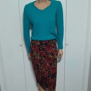 Elegant Floral Pencil Skirt - Black and Red